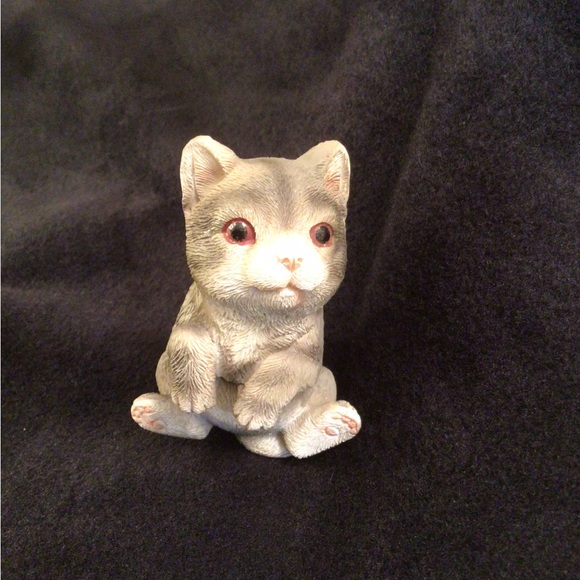 Gray Kitten Pot Hugger. So cute on plants, tanks & aquariums! You’ll love it! - Picture 4 of 13